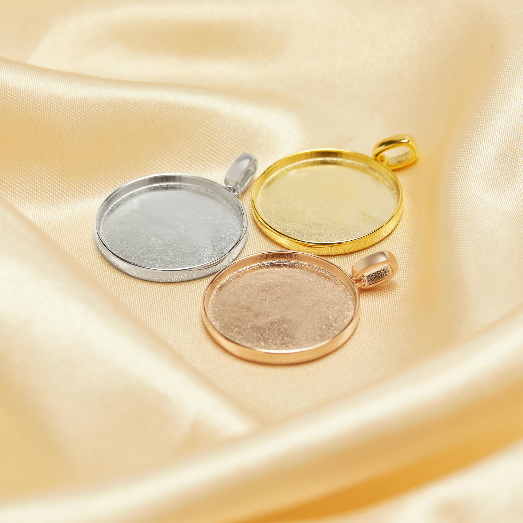 Keepsake Mother Milk Resin Rou - Bezels Set Pendant ulasan dan harga