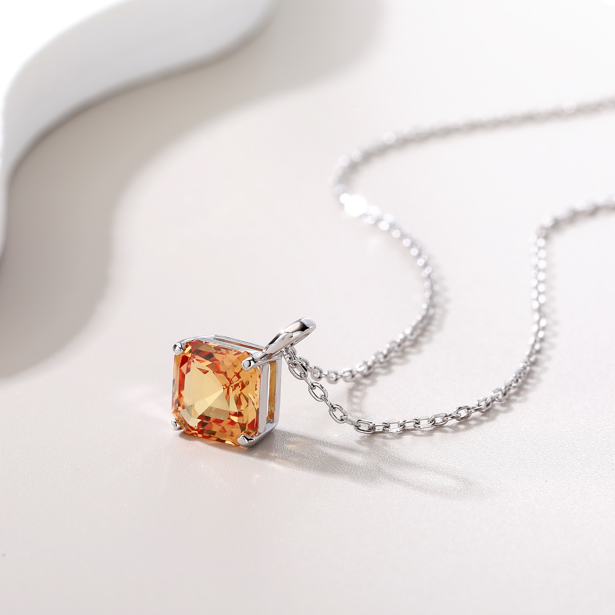 Bezel-Set Diamond-Shaped Small - Bezels Set Pendant ulasan dan harga